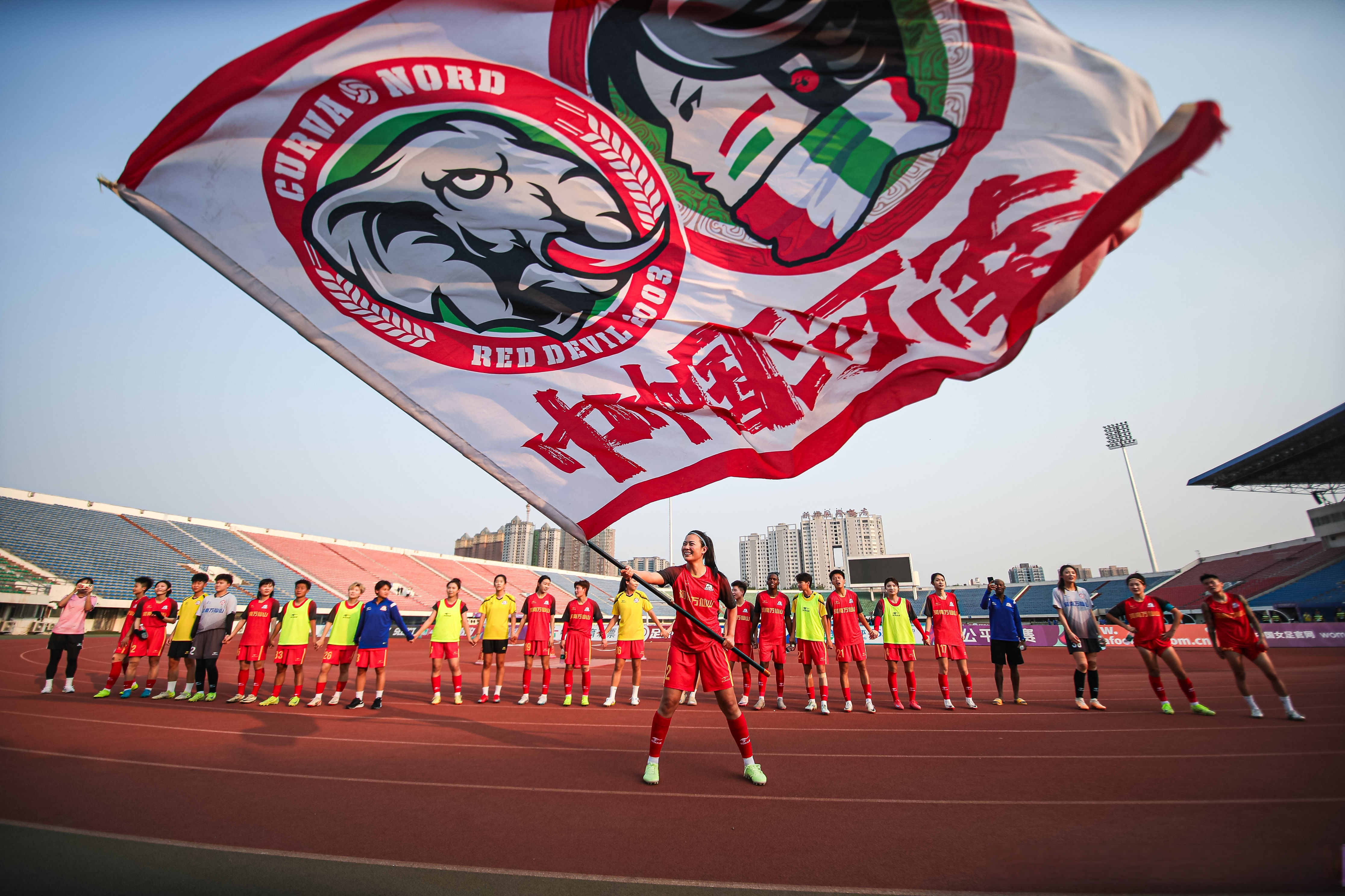 足球战队状态火热，誓夺总冠军