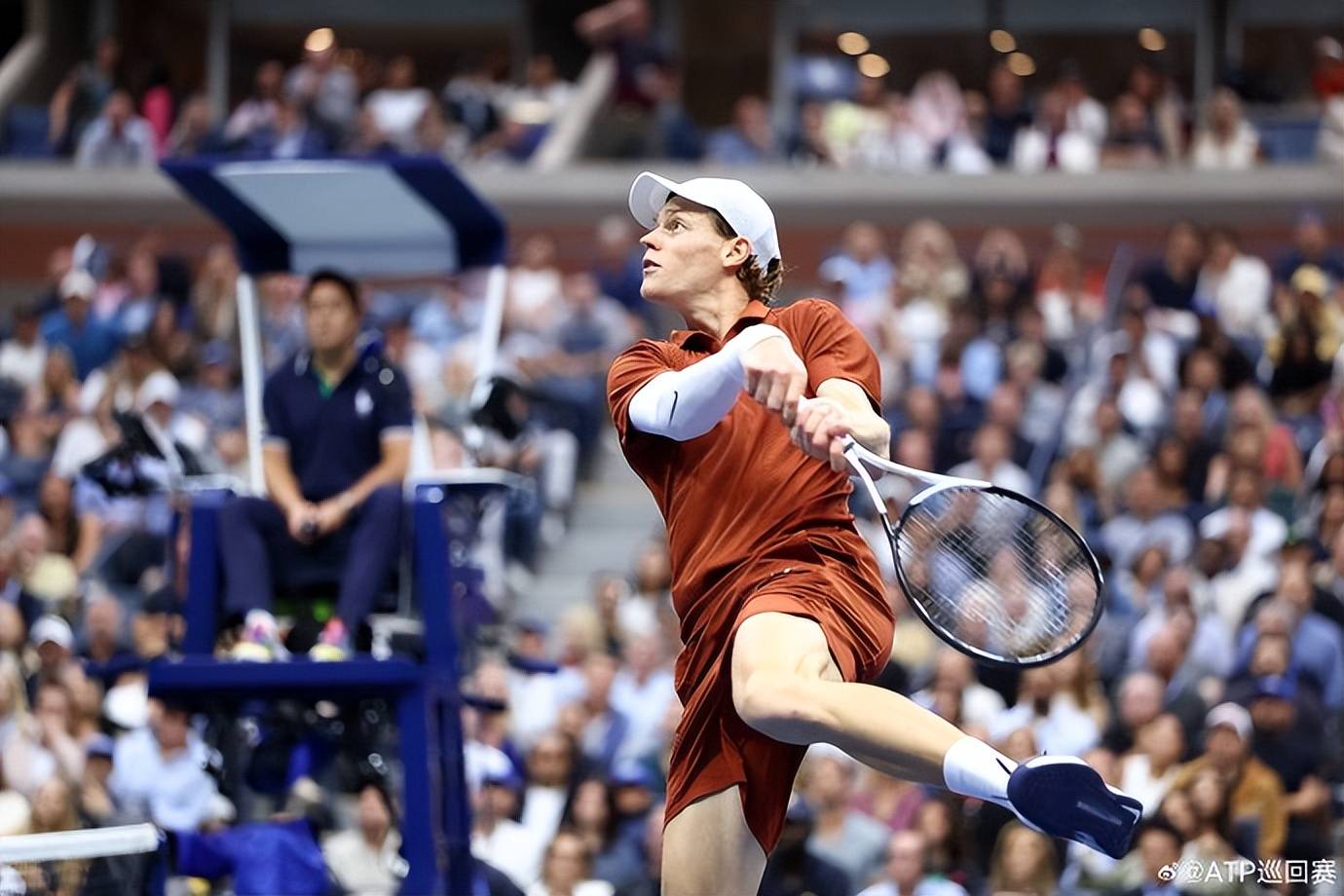 年终总决赛力克拉沃尔杯，辛纳点燃赛场