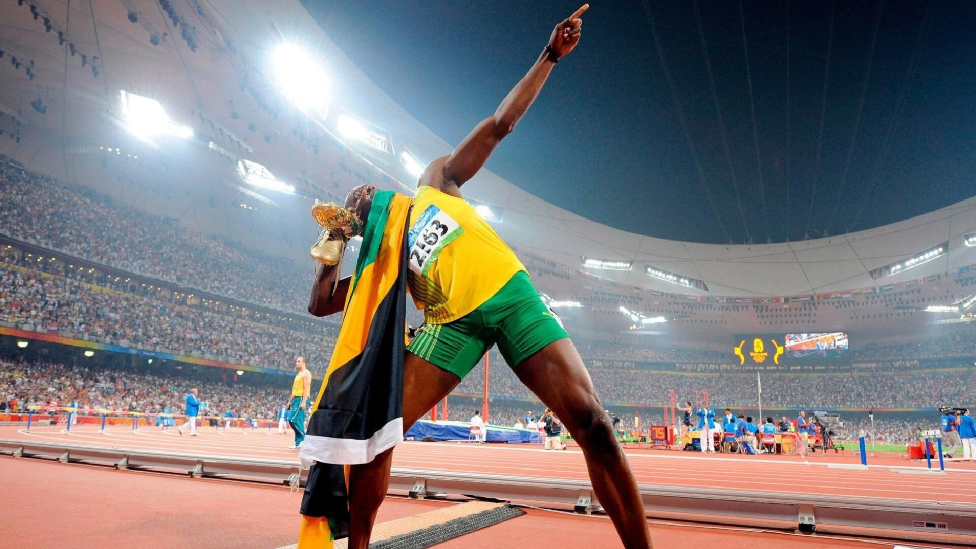 当足球先生闯入NBA,贝林厄姆一脚踢碎季后赛悬念