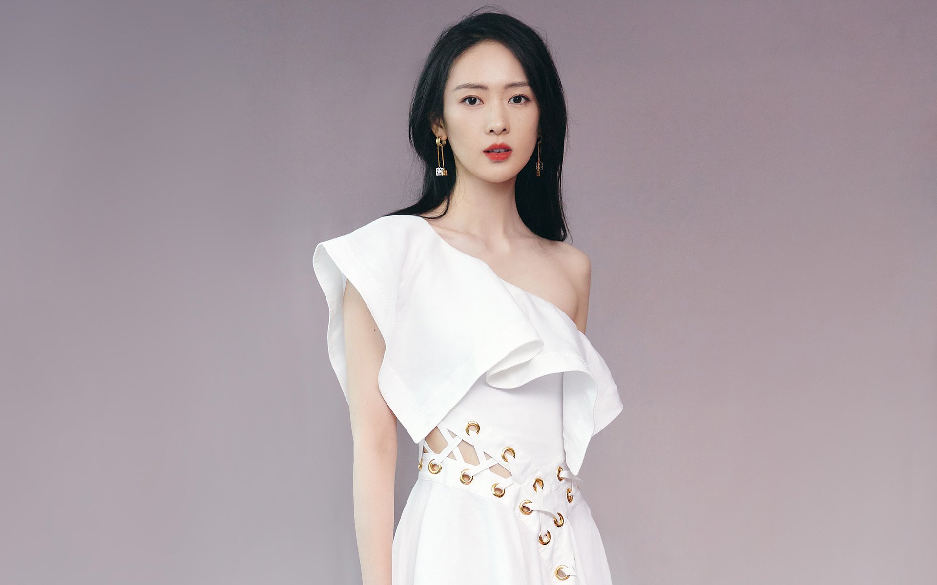 闯入者本泽马，德甲争冠夜，异乡人用帽子戏法为自己正名