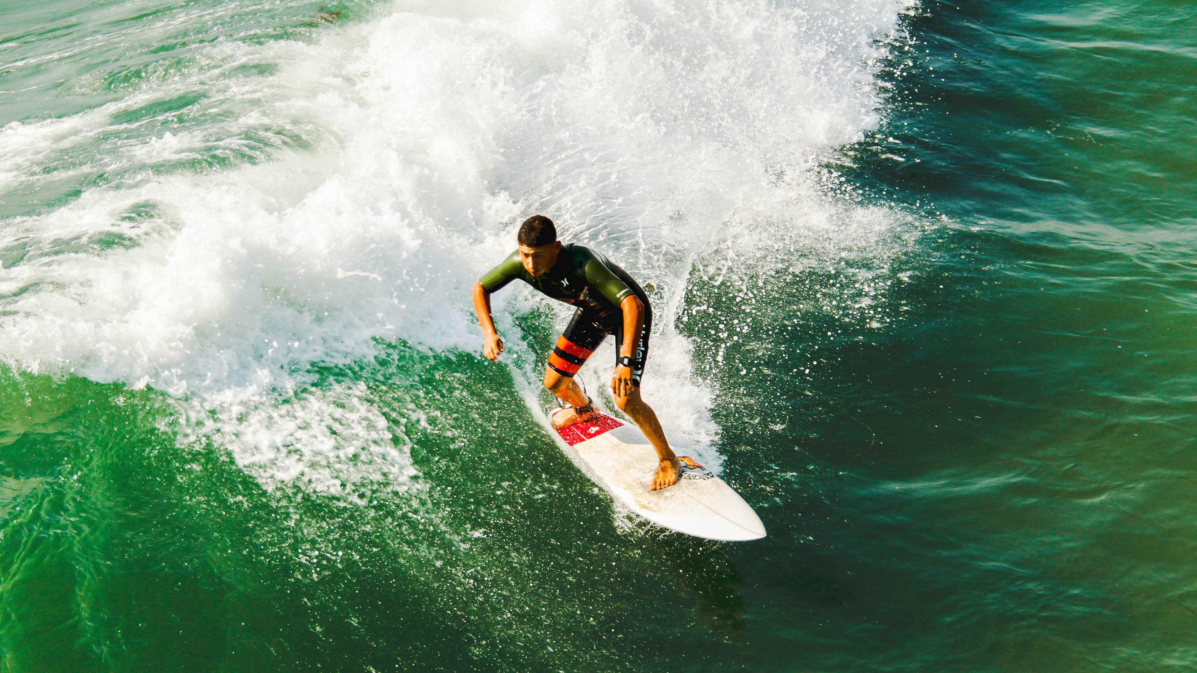 京多安爆发破局，突尼斯火力全开压垮比利亚雷亚尔的历史性夜晚